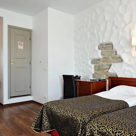 Gotthard Residents 3* Reval